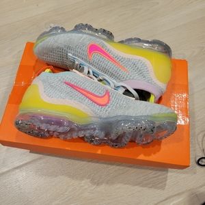 Women's Nike Air VaporMax size 7